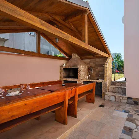 Appartamento Lovely In With Kitchen
